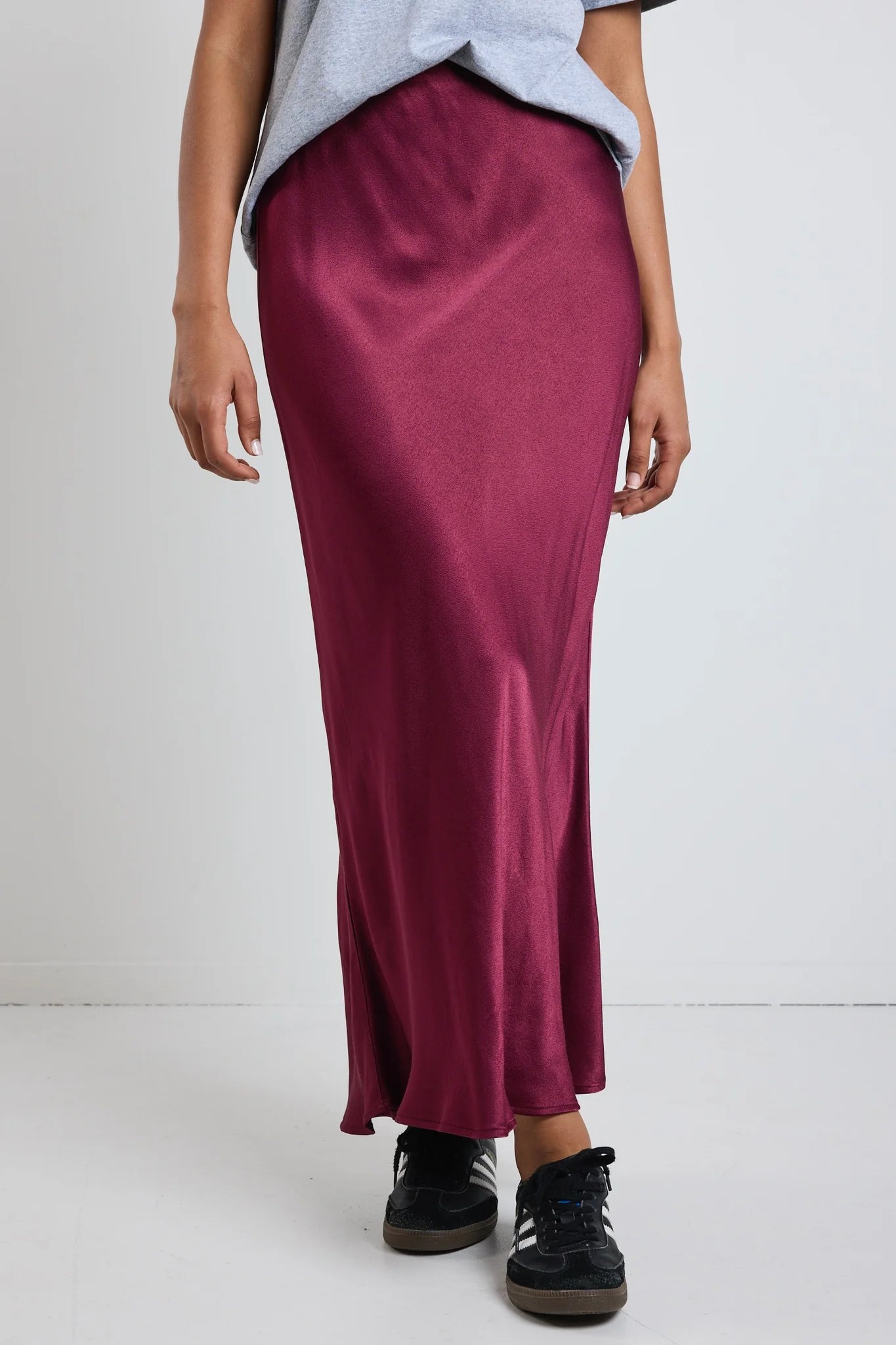 BurgundySatinskirt12.webp