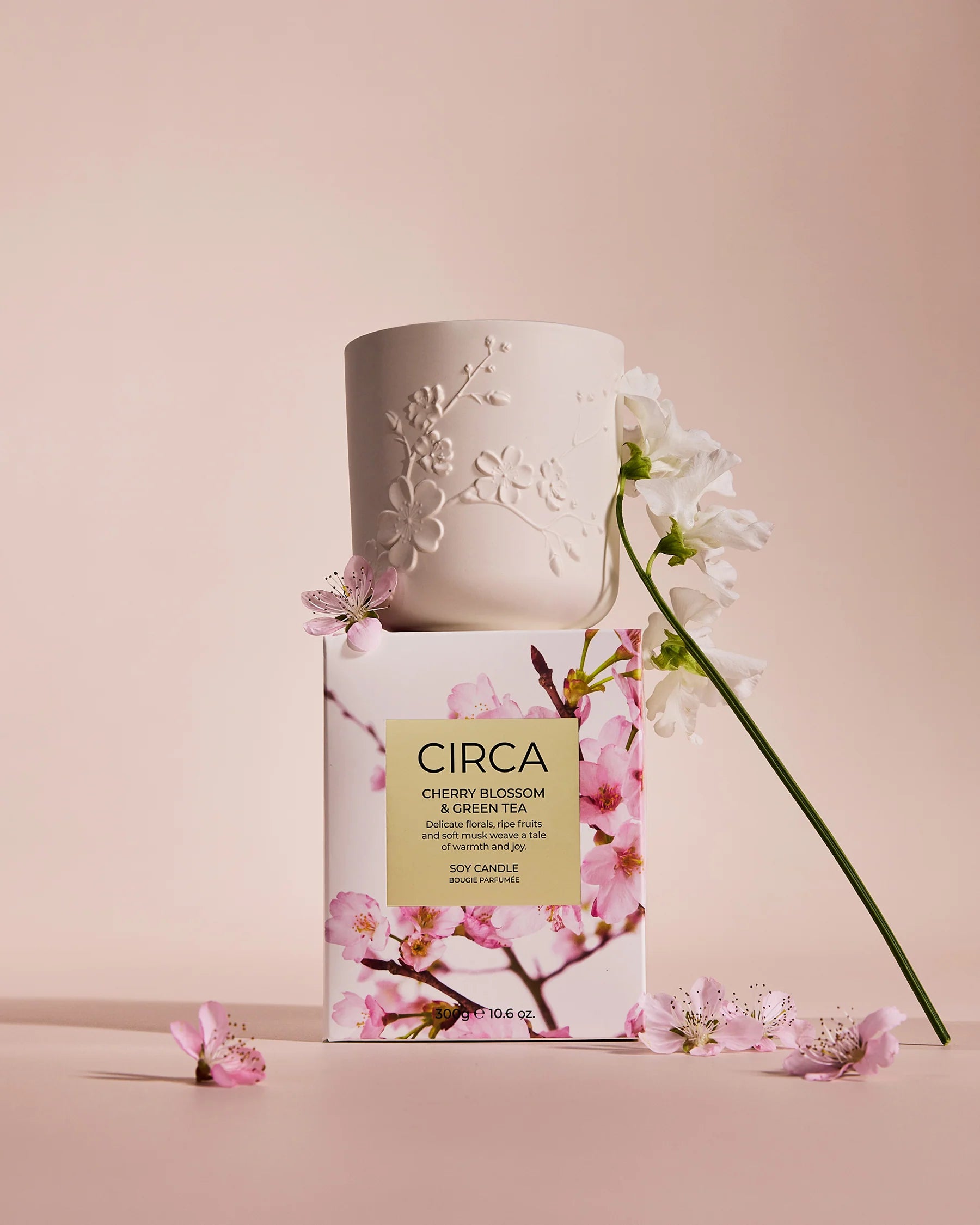 CIRCAMothersday300gCandle2.webp