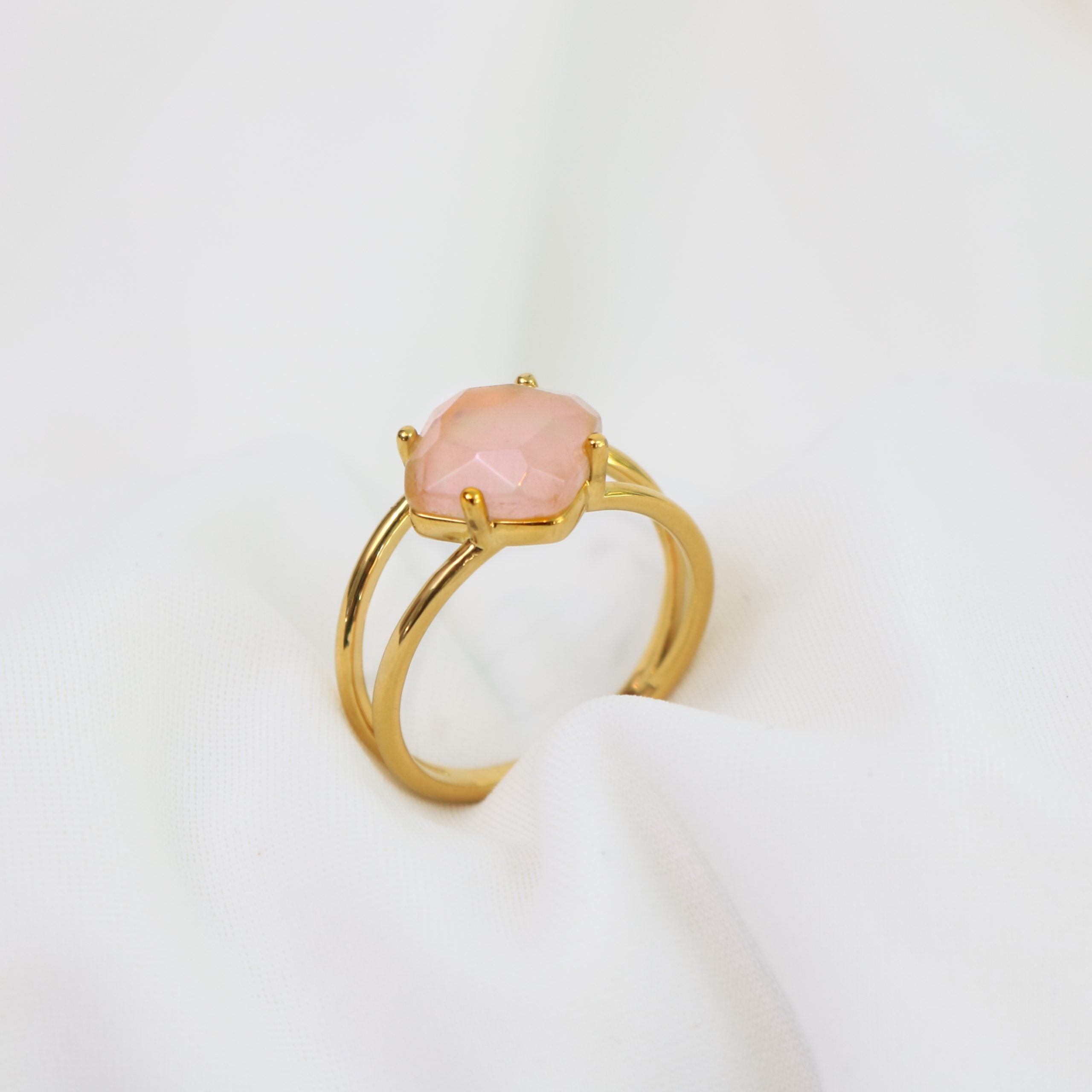 Calming-Ring-with-Rose-Quartz-Gold-scaled.jpg