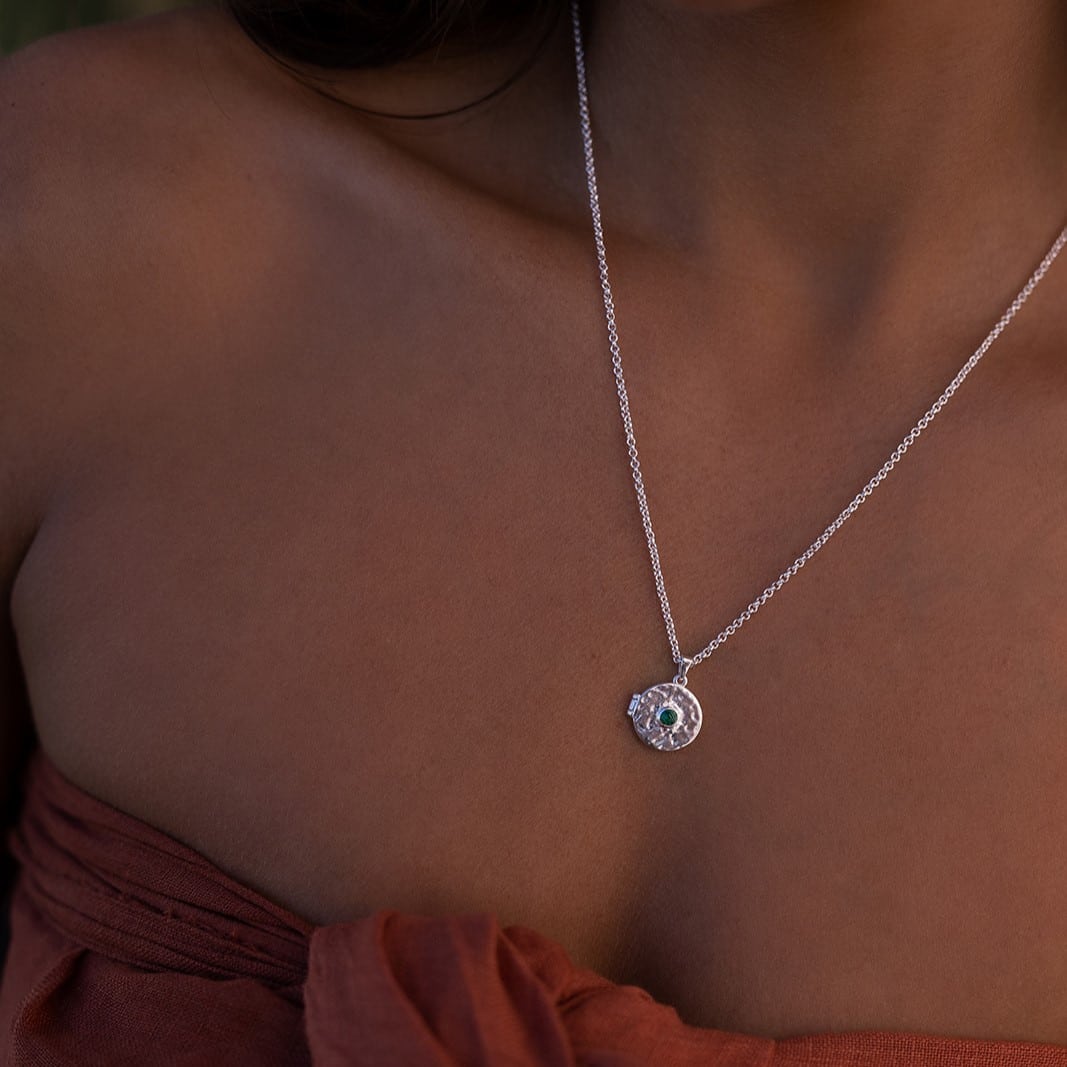Love lunamei Chara Locket in Silver