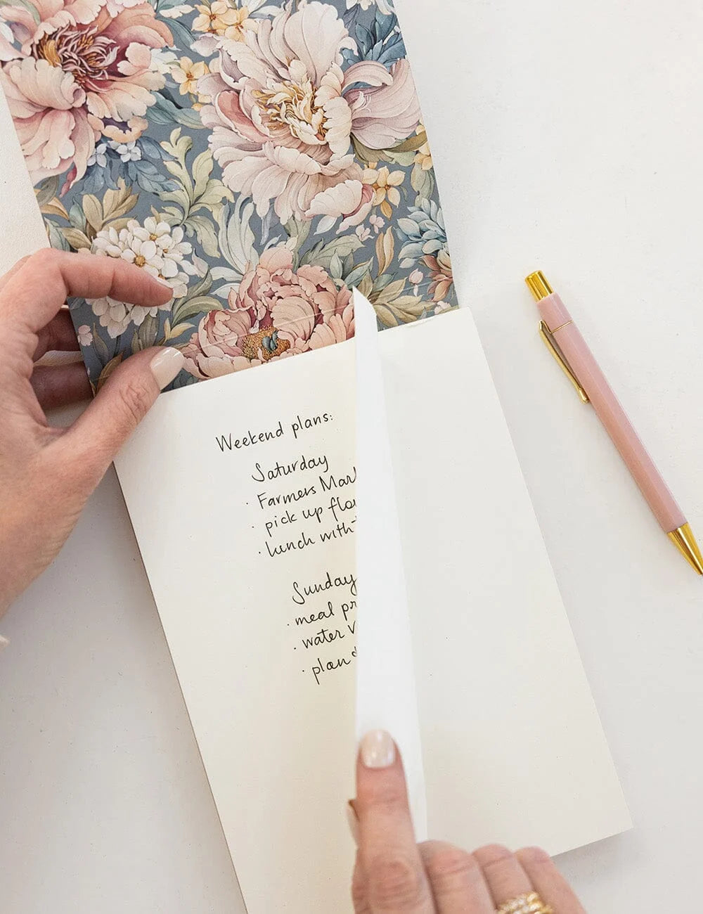 DJ43_REGENCY_BLOOMS_DESKTOP_JOTTERS_2_web.webp