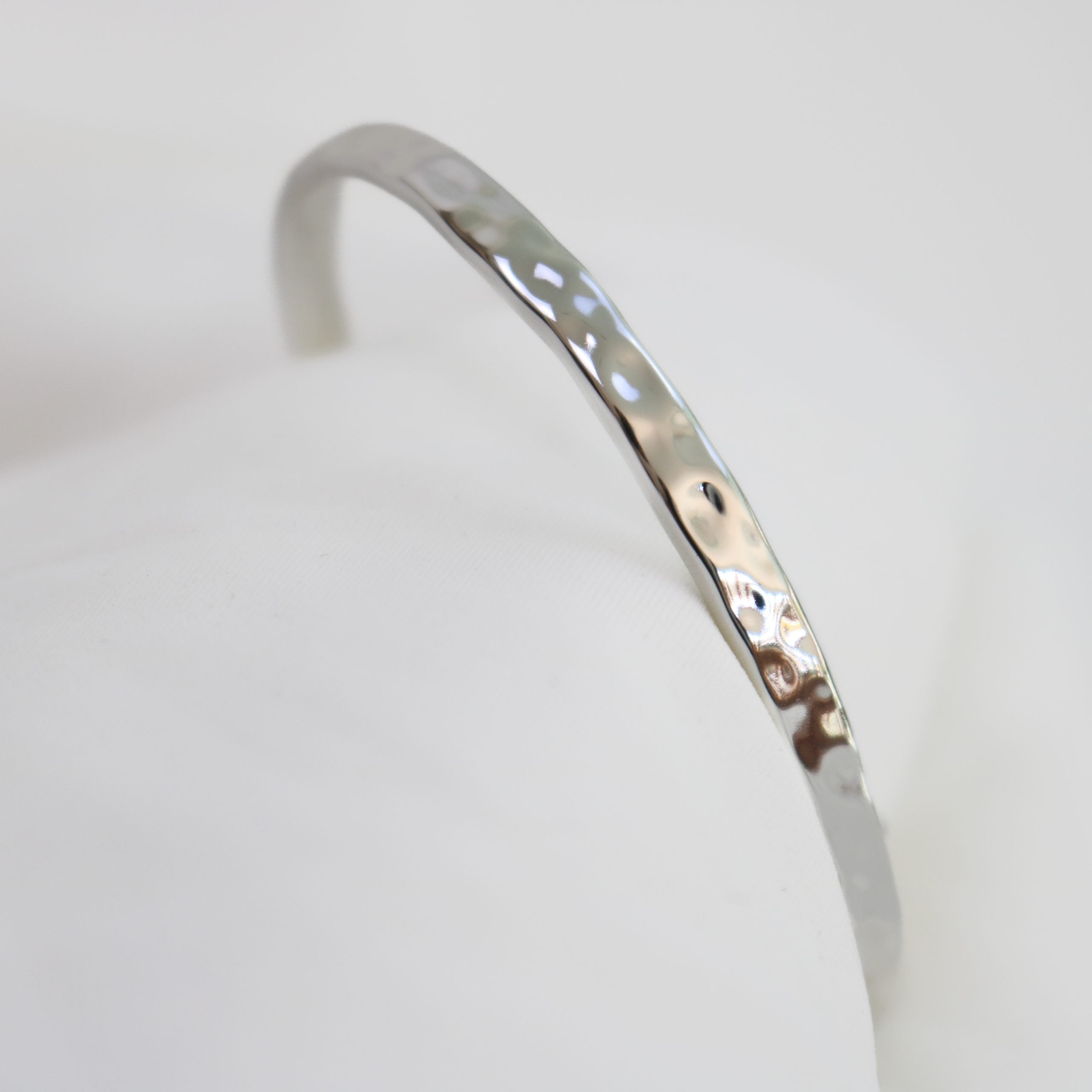 Gaia-Cuff-Silver-2-scaled_1274c3f4-7ee8-457e-a4d8-3591f01c2932.jpg