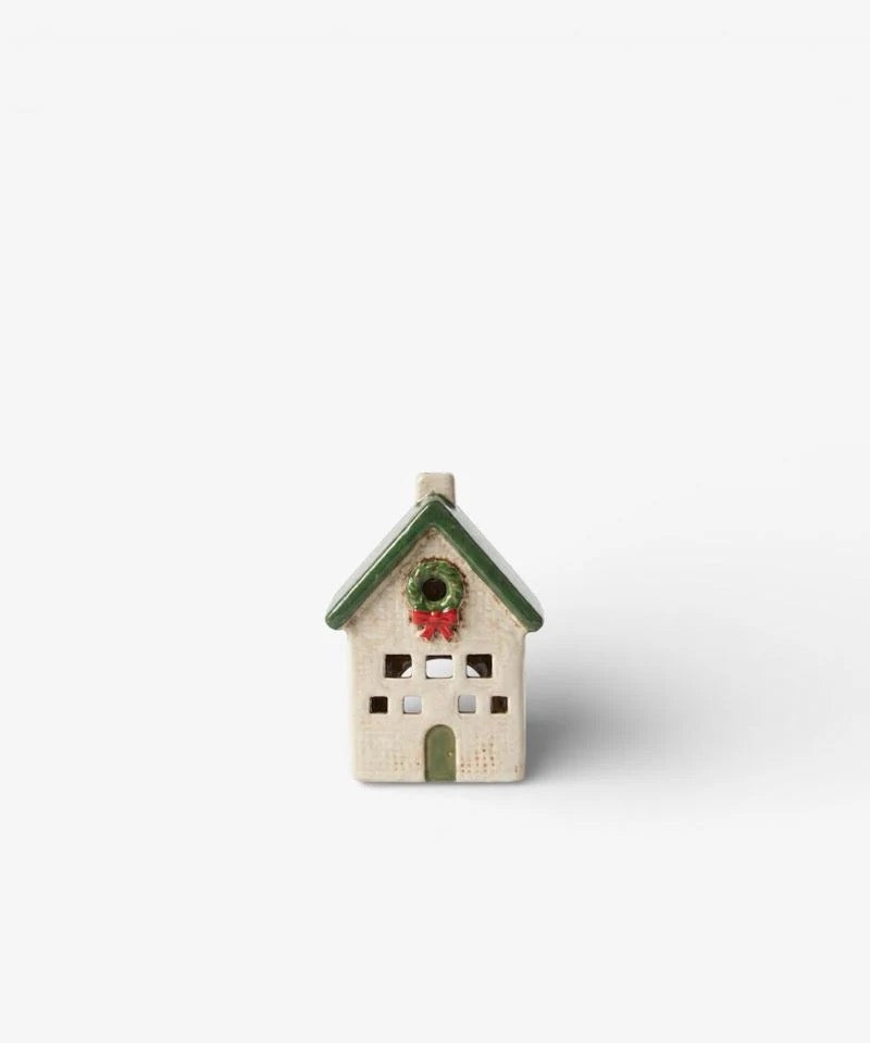 Nordgard Cottage with Bow Wreath