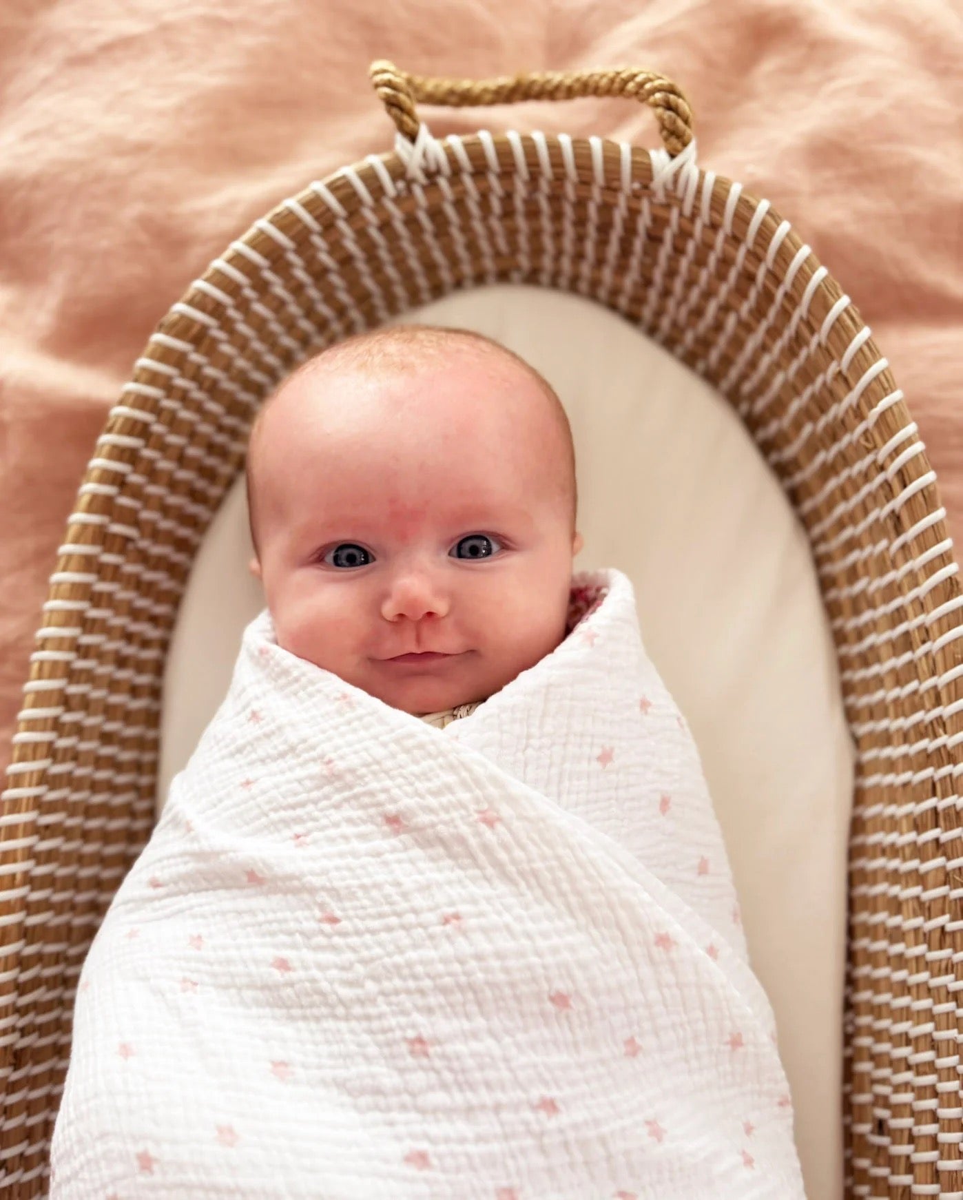 ALIMROSE Muslin Swaddle Certified Cotton Organic Pink Stars