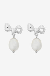 Alice Bow Pearl Earring