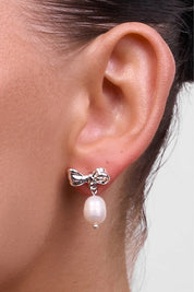 Alice Bow Pearl Earring