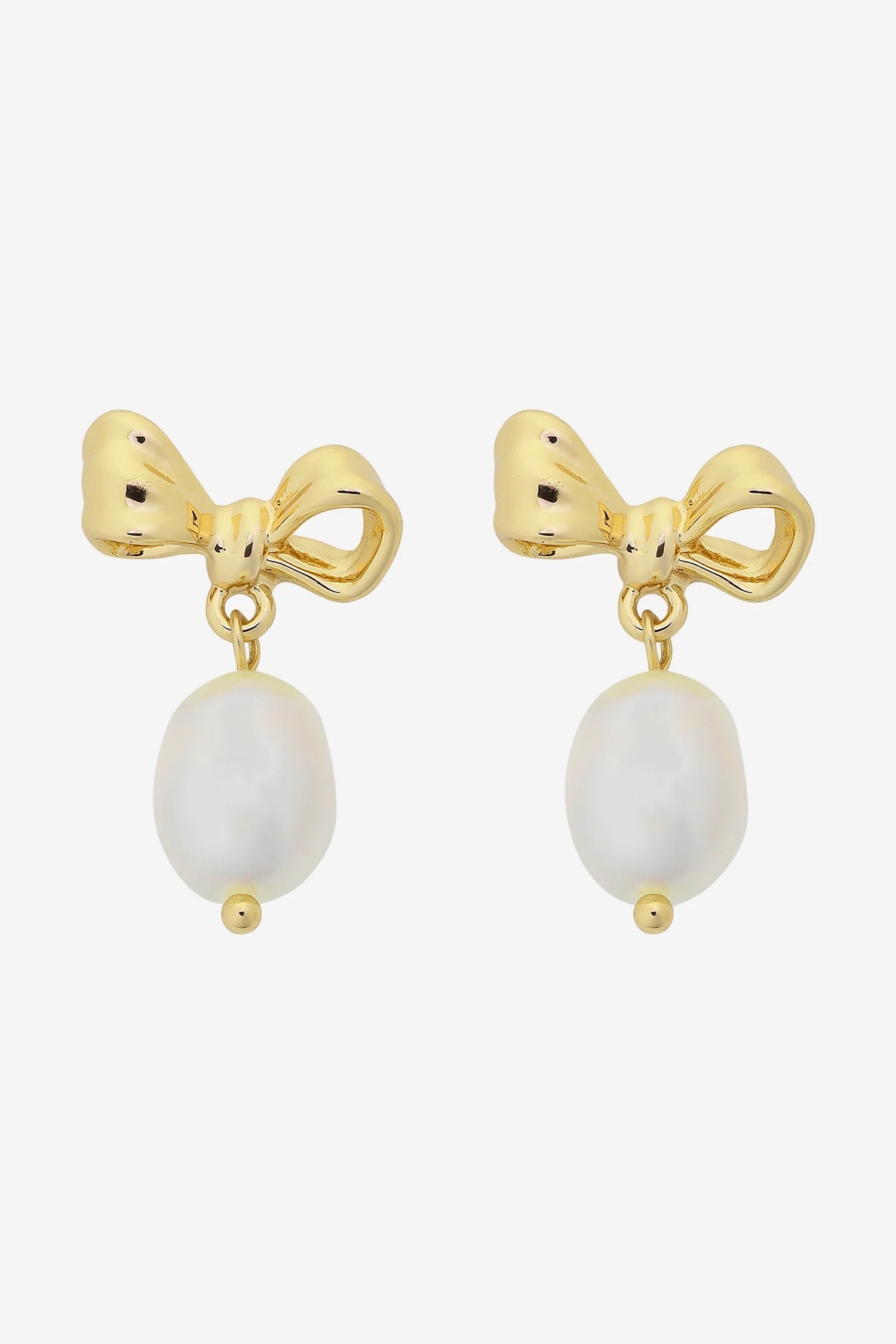 Alice Bow Pearl Earring