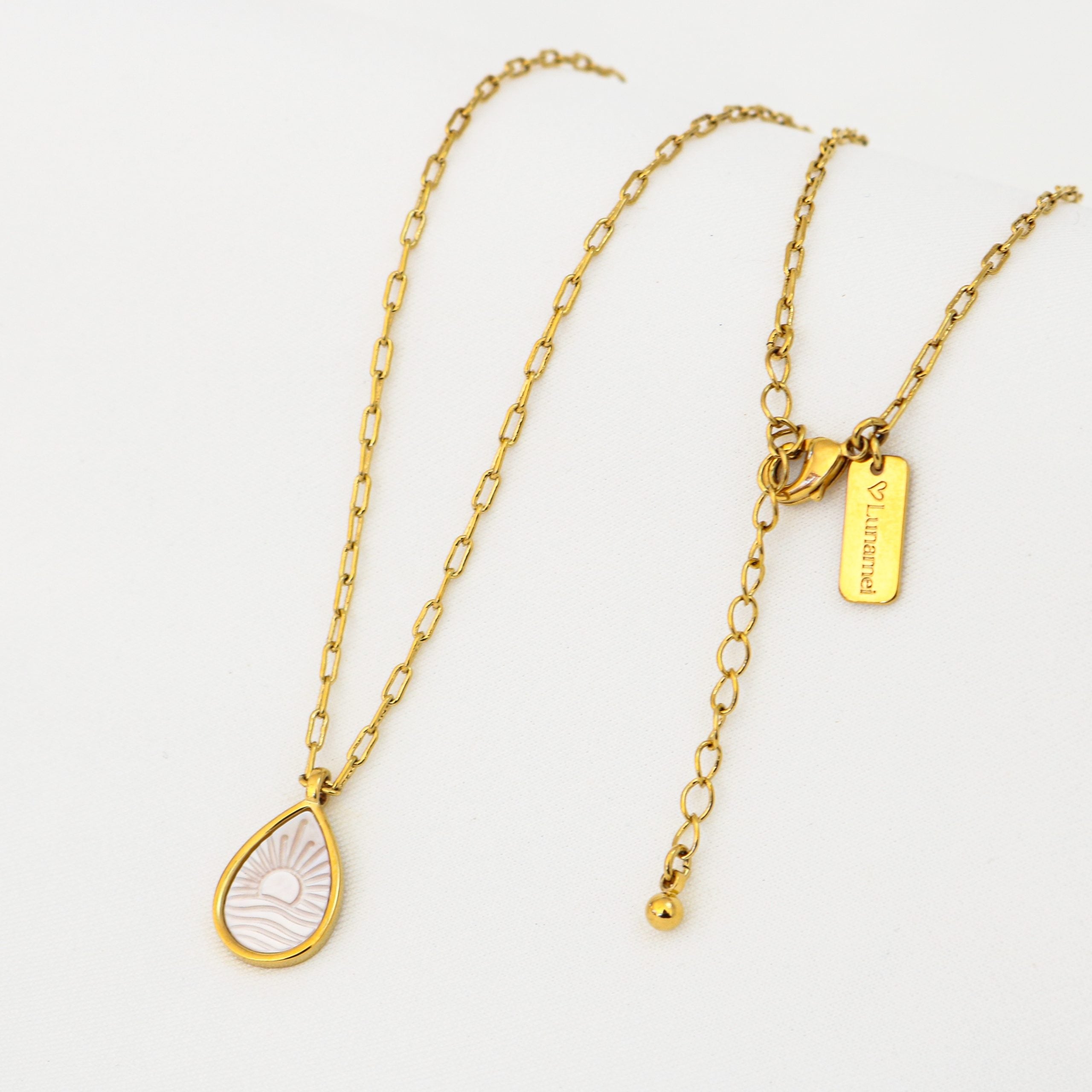 Love lunamei Kailani Necklace Gold