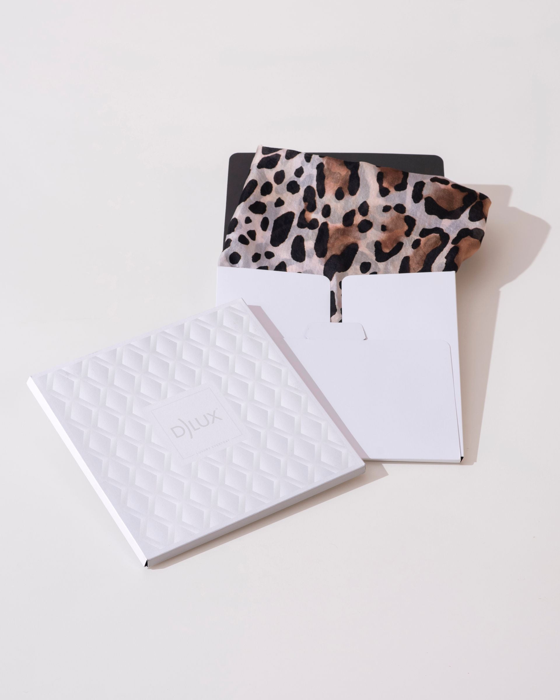 Leona Animal Pure Silk Square 100