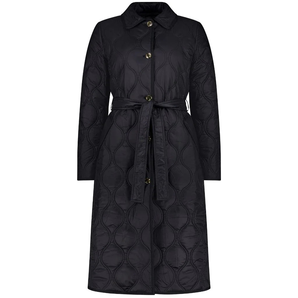 MokeLissyblackcoat.webp
