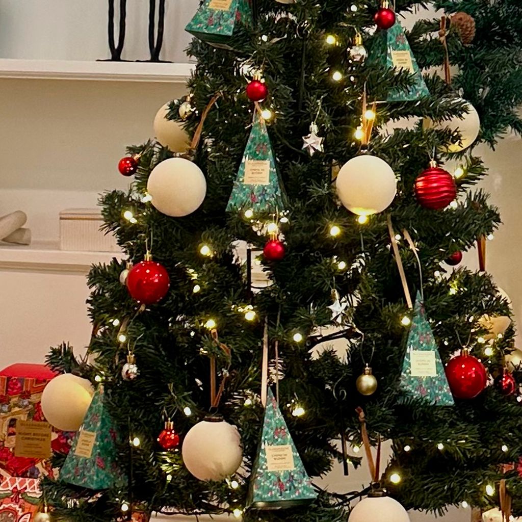Christmas Bauble Candle - Kyoto in Bloom