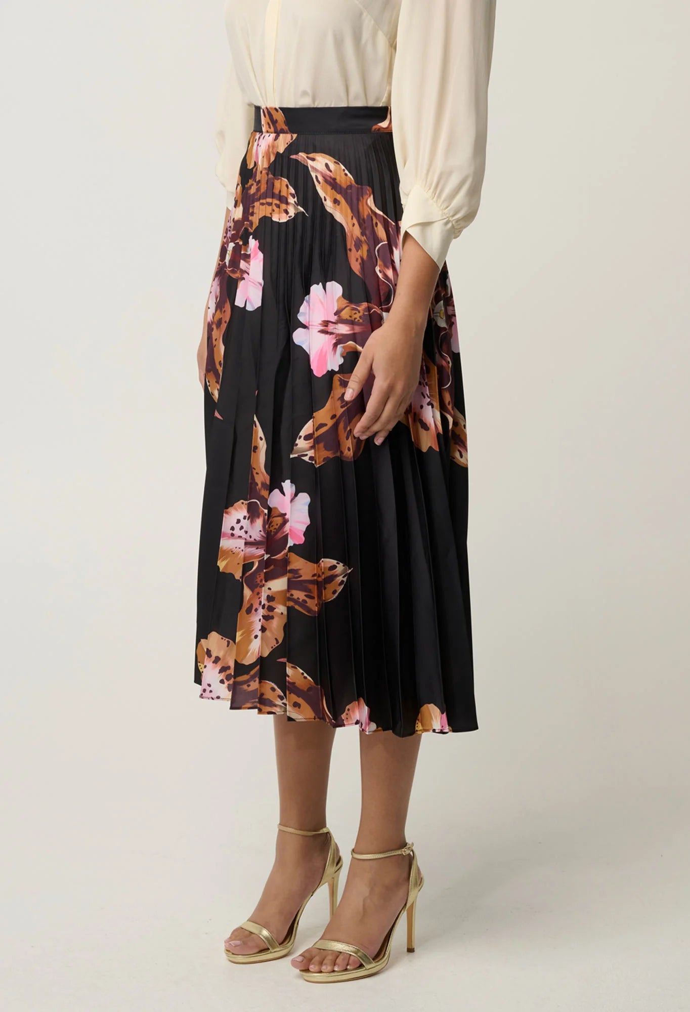 Iris Pleated Skirt in Sunset Orchid