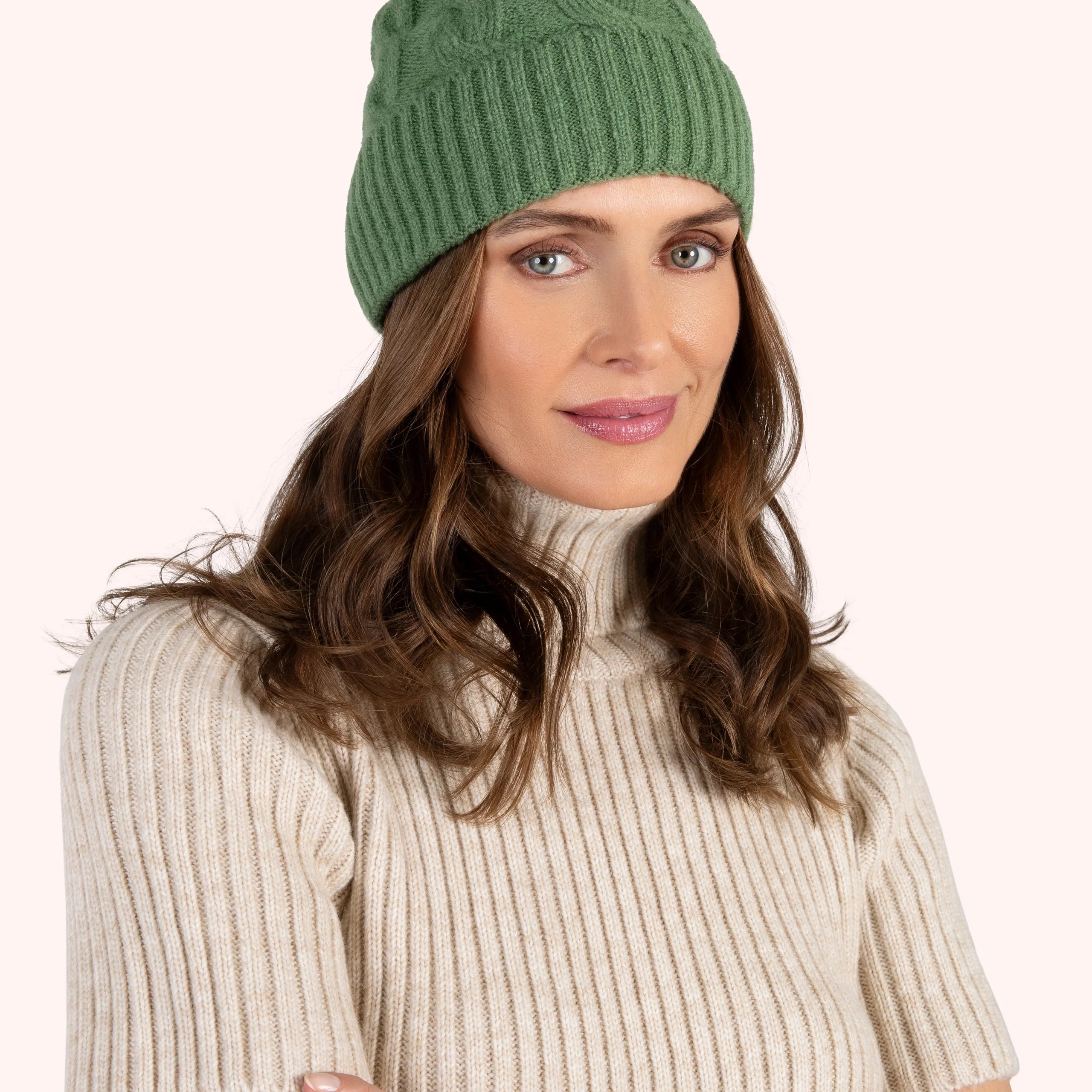 Powderpompombeaniegreen1.webp