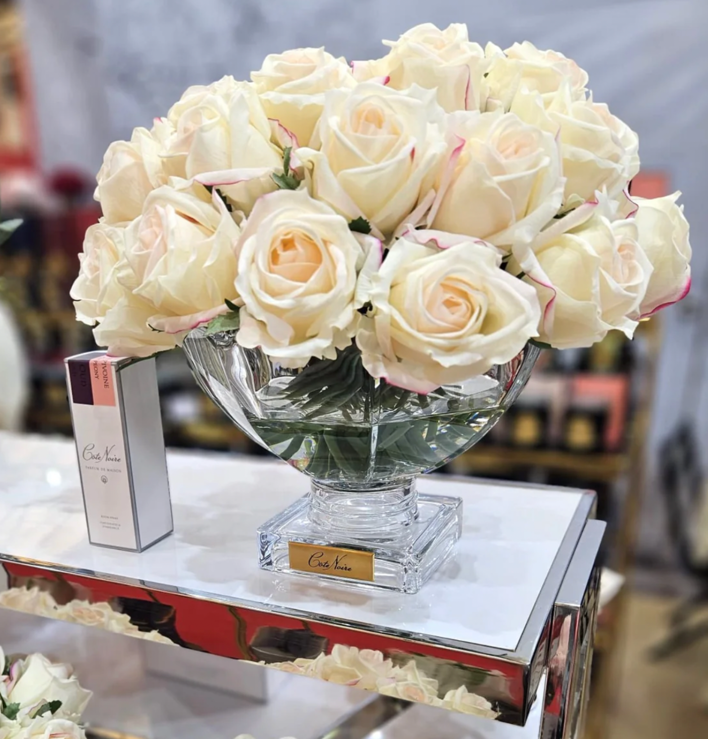 COTE NOIRE Centrepiece Clear Glass w Gold Badge 37 Blush Rose Buds
