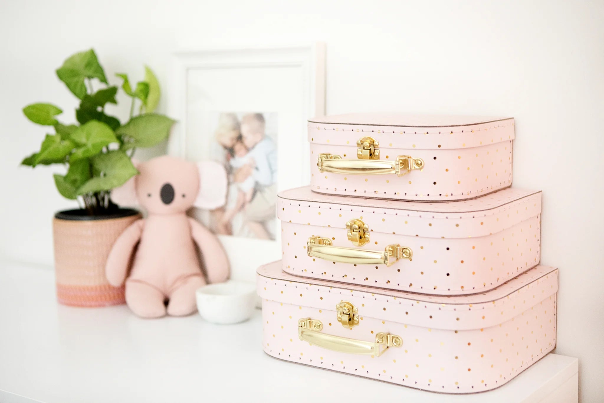 Suitcase_Set_Pink_Gold.webp
