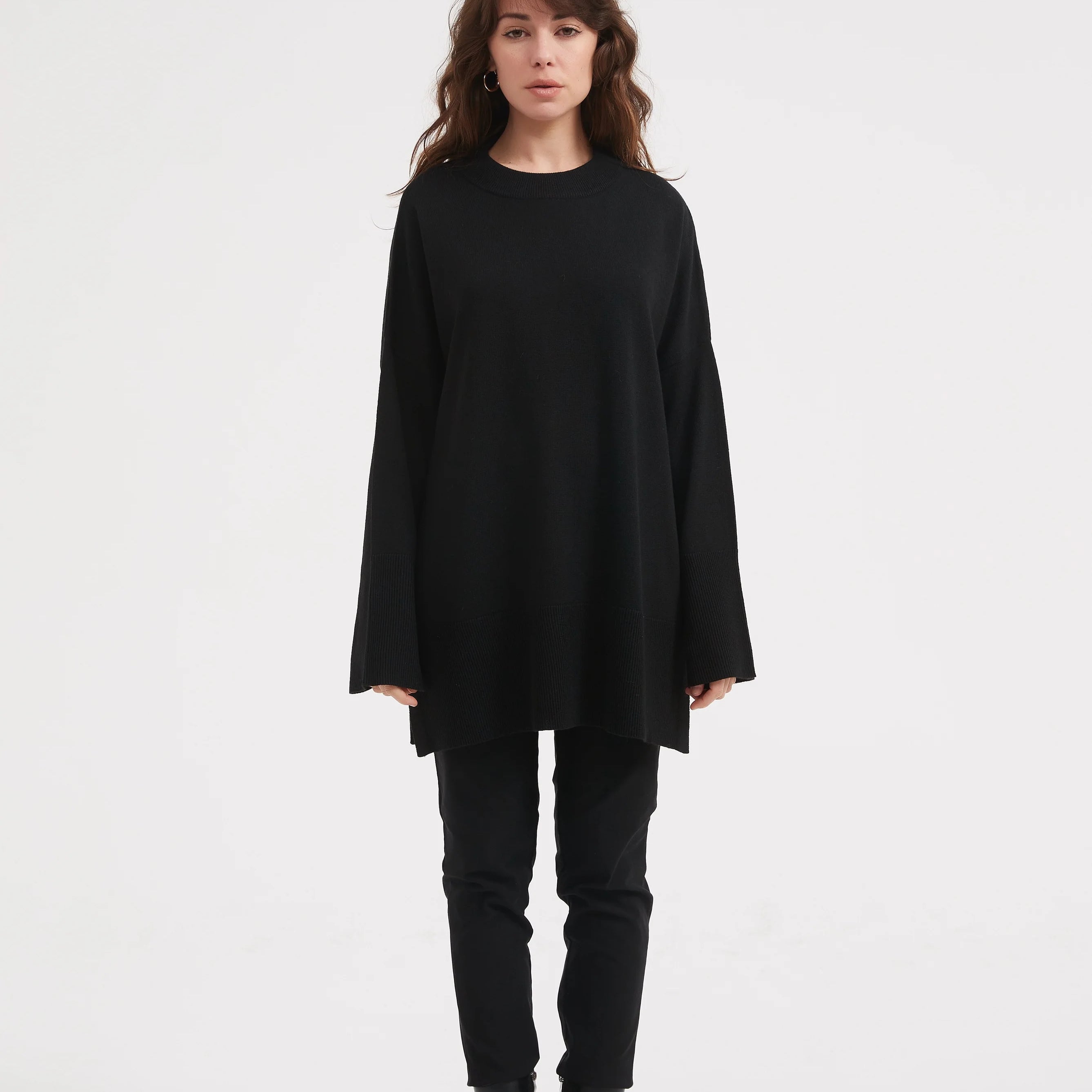 Tirelliblackknit3.webp