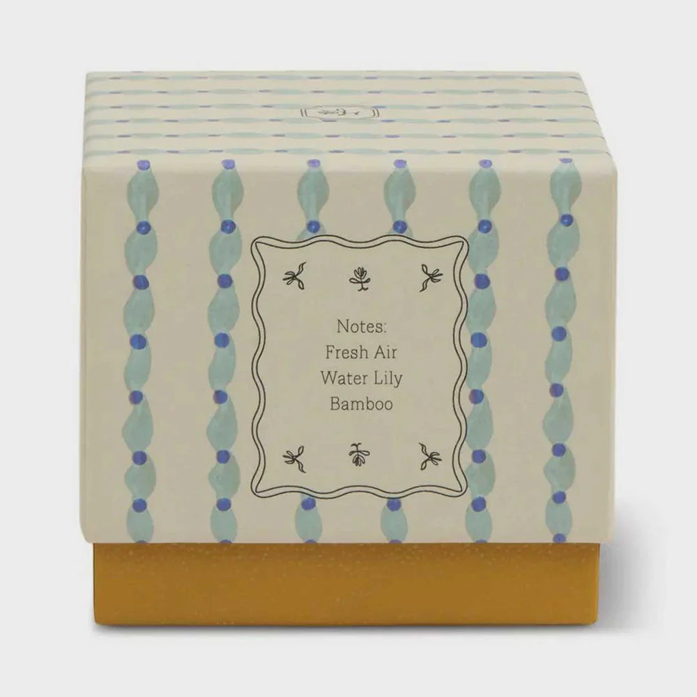 Wisteria & willow soy wax candle